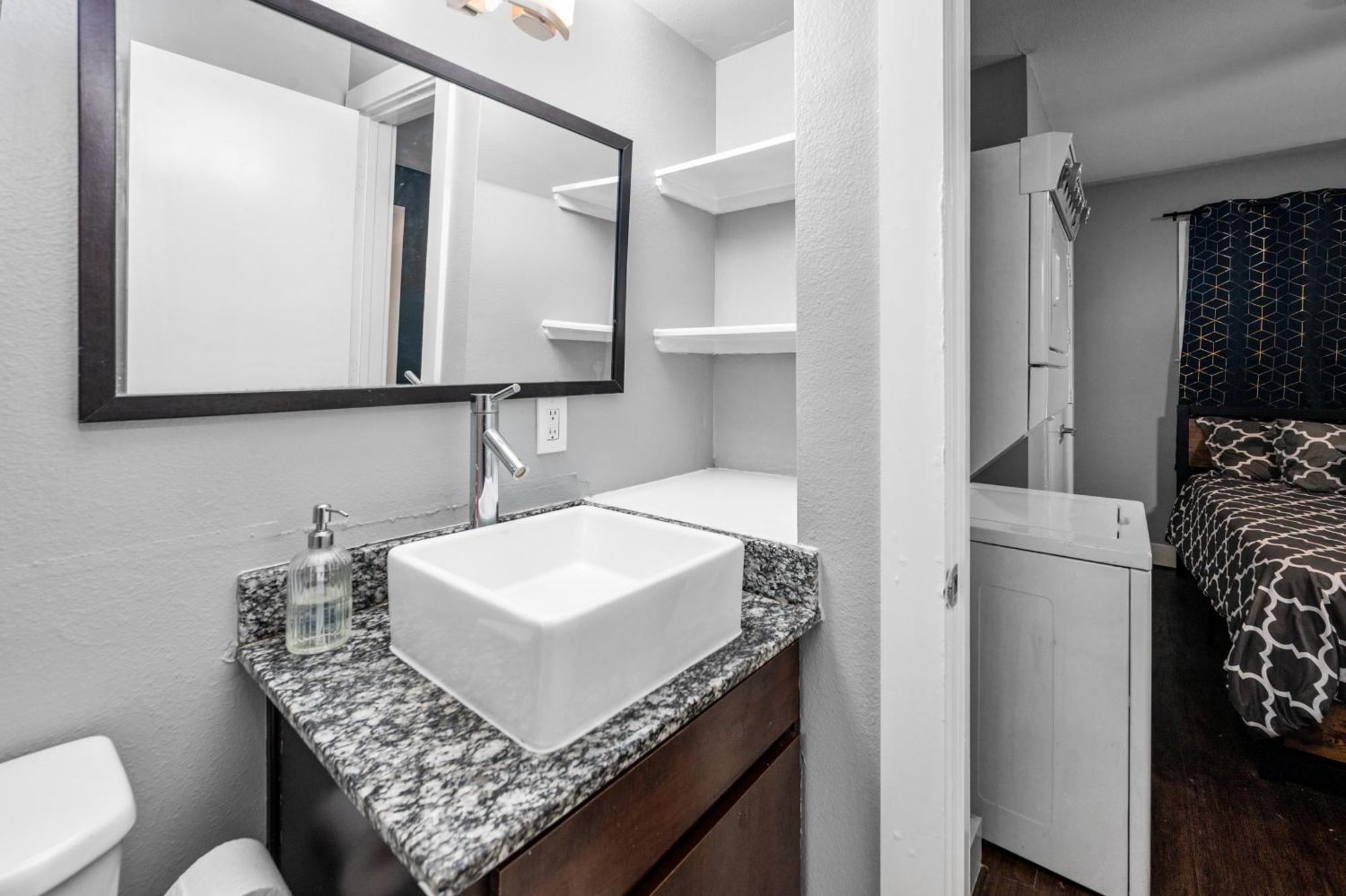 1Br Apt With Fully Equipped Kitchen Close To Major Attractions Houston Exterior photo